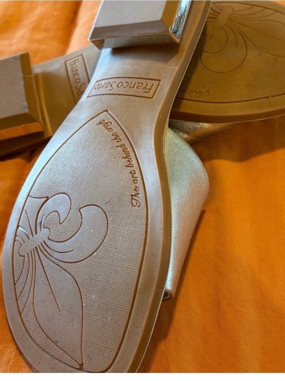 LAST DAY !!! FRANCO SARTO Metallic Silver Slip-On Slides LIKE NEW - Picture 5 of 5